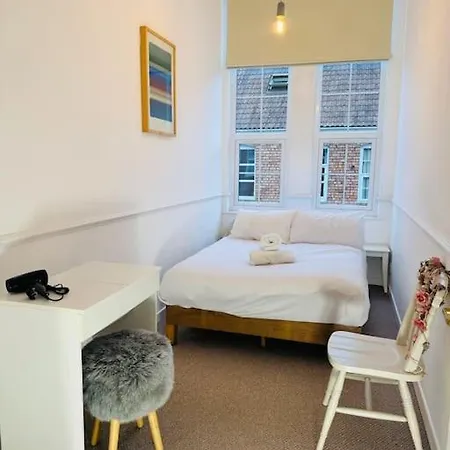 Bohemian With Private Parking Apartman Bristol